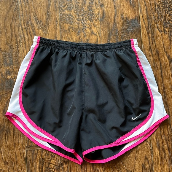Nike Tempo running shorts, size medium - Picture 4 of 9